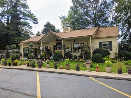 The Catbird Seat Garden Center en Madison Alabama